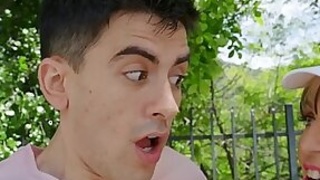 Neuexpected direct blame GILF D'Angelo, wants to discover the teenager's ray