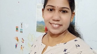 Bhabhi's sensual performance in a brief video