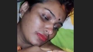 Seductive Indian courtesan engages in passionate conversation