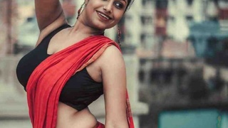 Madhusuparna Roy's tantalizing tease and passionate display