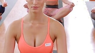 FitnessRooms Sweaty cleavage in a room full of yoga babes