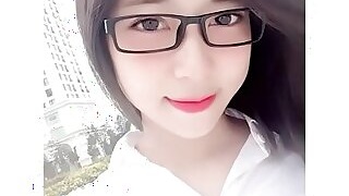 Nguyễn Kh&aacute;nh Linh- hotgir nguyen khanh linh vietnam - http://tubefug.com/