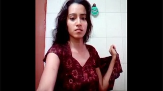 Indian girl shares her cute bath time routine