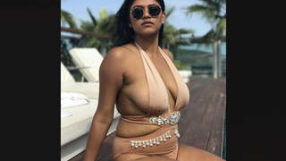 Very attractive Indian girl in video