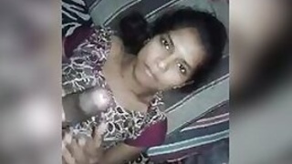 Desi Indian girl does nice oral work MMC sex video
