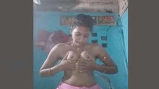 Indian wife records herself pleasuring herself for a customer
