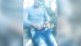 Desi provokes XXX sex with a guy in nature, which becomes an MMC in India