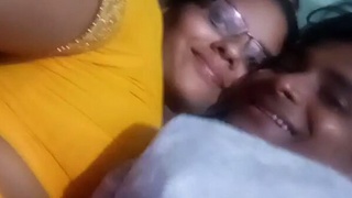 Bhabhi reaches ecstasy during passionate encounter