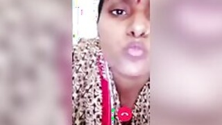 Desi village Dehati Bhabhi seduces her XXX sponsor via video link