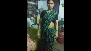 Indian aunt Ramsha's provocative striptease in Telugu video