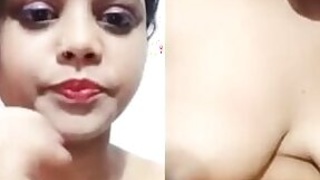 Sexy bitch Desi XXX plays with her unsatisfied body on live camera