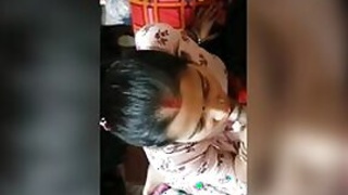 Guy enjoys a XXX blowjob housewife Desi in close-up video