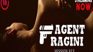 Ragini's sizzling performance in her latest paid video