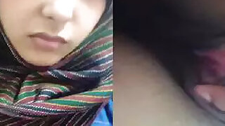 Young amateur girl shows her pussy to her boyfriend