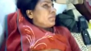 Horny Indian gets wild in bed