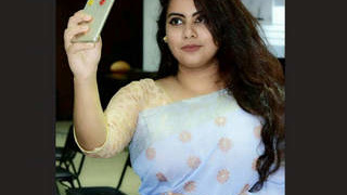Indian college girl Sadia Hasnat exposes herself in explicit photos