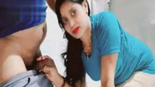 Enjoy a sensual Punjabi aunt's live performance