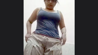 Attractive wife reveals her bare physique