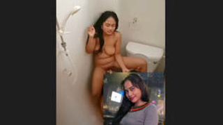 Malay girl from Tamil origin receives oral and manual stimulation