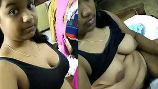 Indian beauty flaunts her curves in a live performance