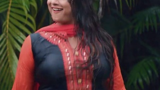 Sensual dance performance with voluptuous breasts in VVW