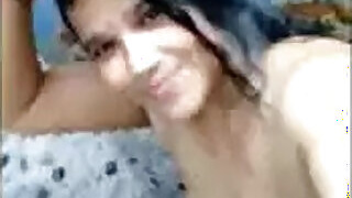 Desi Hot Sexy Bhabhi Bathing In Thedo