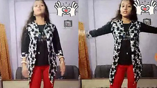 Indian beauty Puja performs live on BIGO