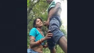Indian couple's outdoor passion and oral sex adventure