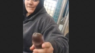 Indian aunt gives oral pleasure to her client