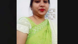 Indian spouse in sari engages in intense sexual encounter