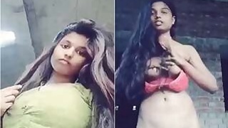 Pretty Girl Shows Her Boobs And Pussy