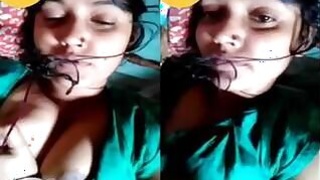 Boady shows her boobs on a video call