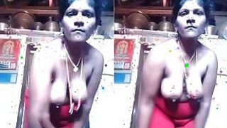 Rustic Bhabhi Strips Off and Shows Her Naked Body Part 1