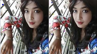 Hot Look Desi Indian Girl Shows Tits Part 1