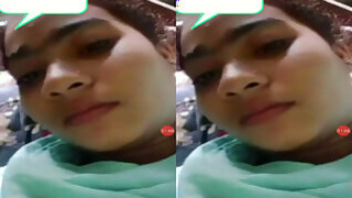 Desi Girl shows her pussy on VK