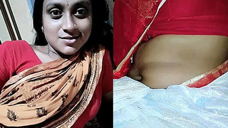 Indian lovely aunt with her enticing belly button