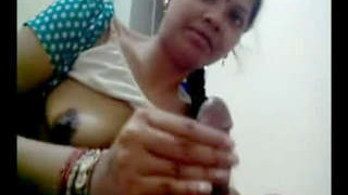 Indian housewife Kaveri's intimate moments with her husband in a homemade video